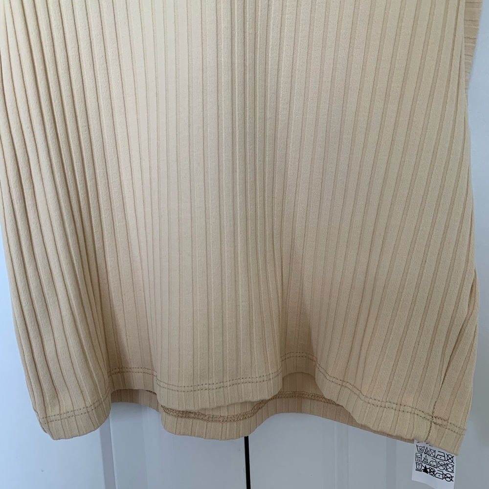 Zara Ruffle Crop Top - Picture 3 of 5